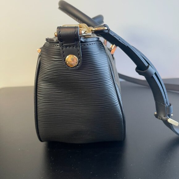 Louis Vuitton Vintage Black Epi Leather Dhanura MM Bag - Preowned - Picture 4 of 14